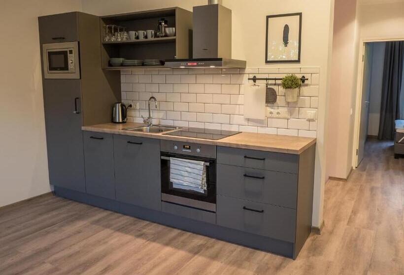 آپارتمان 1 خوابه, Just Rest Automatic Hostel