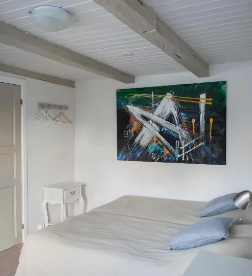 Perhehuone, Mullbärsgården Bed & Breakfast