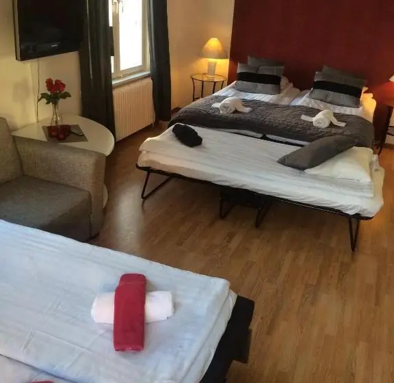 Perhehuone, Park Hotell