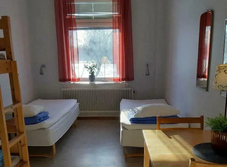 Standard Neljän Hengen Huone Jaettu Kylpyhuone, Piteå Vandrarhem