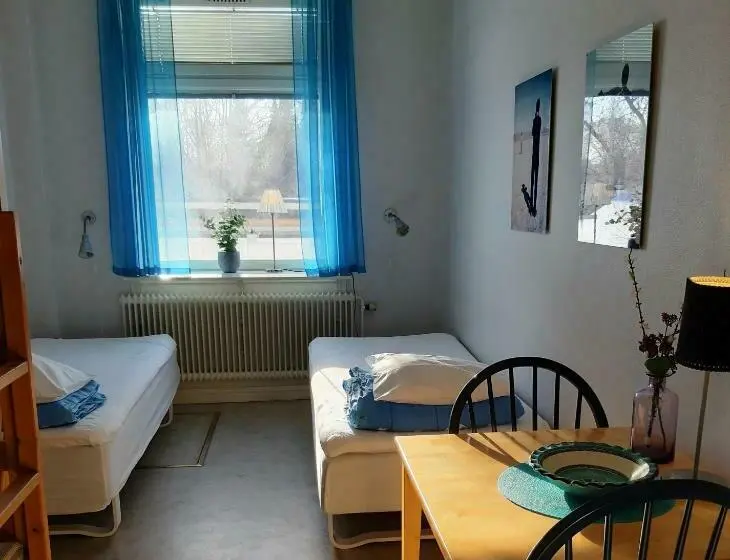Standard Neljän Hengen Huone Jaettu Kylpyhuone, Piteå Vandrarhem