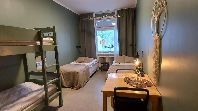Standard Neljän Hengen Huone Jaettu Kylpyhuone, Piteå Vandrarhem