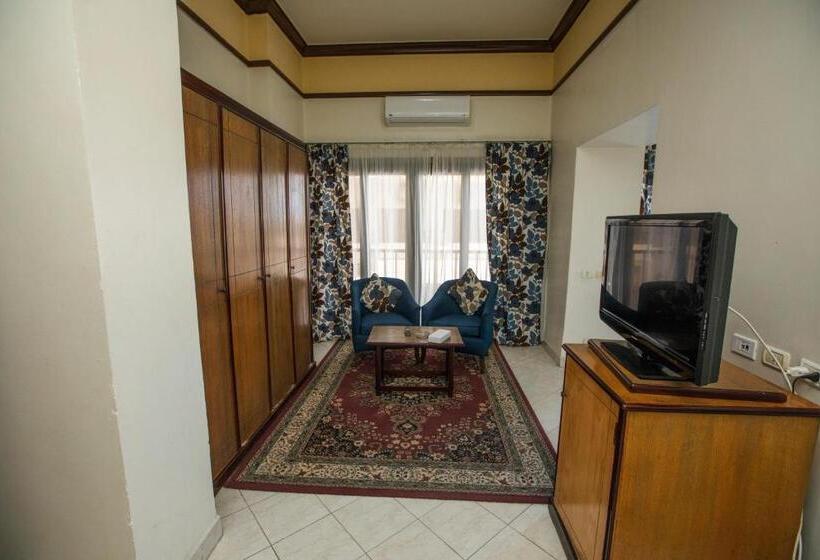 سوییت جونیور با چشم‌انداز استخر, Aifu Hotel El Montazah Alexandria