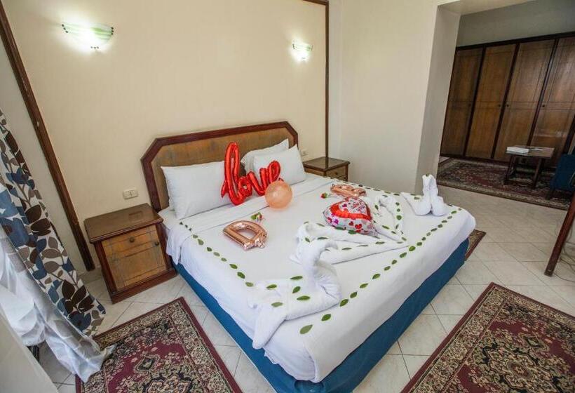 سوییت جونیور با چشم‌انداز استخر, Aifu Hotel El Montazah Alexandria