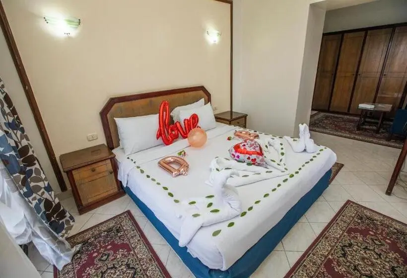 سوییت جونیور با چشم‌انداز استخر, Aifu Hotel El Montazah Alexandria