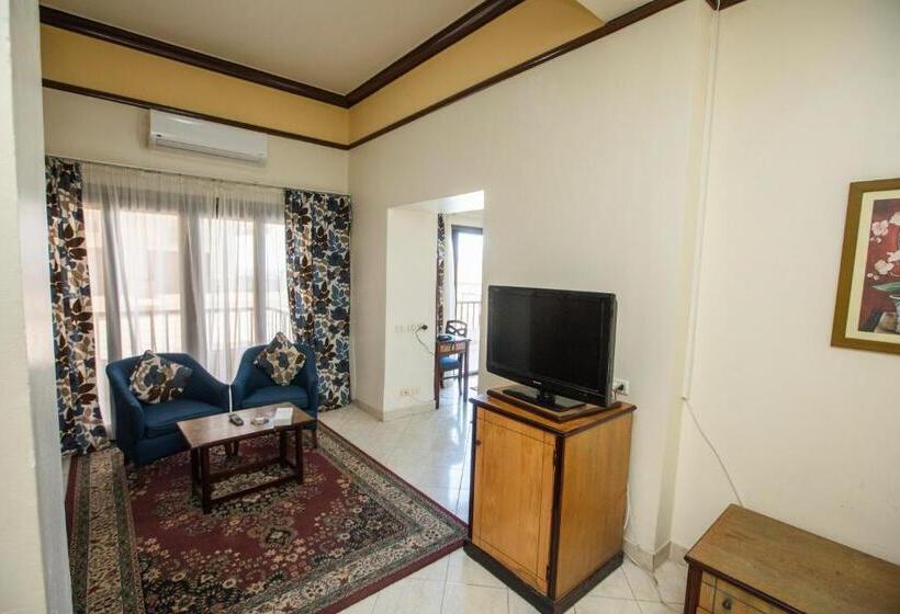 سوییت جونیور با چشم‌انداز استخر, Aifu Hotel El Montazah Alexandria