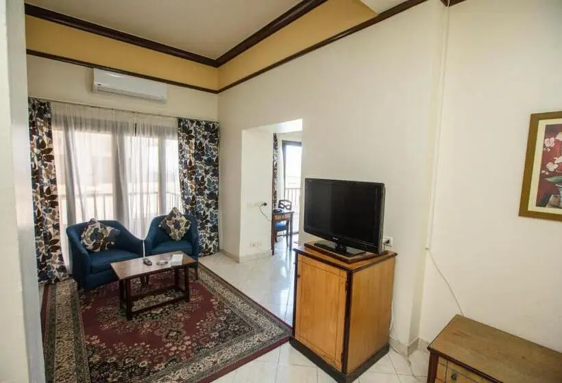 سوییت جونیور با چشم‌انداز استخر, Aifu Hotel El Montazah Alexandria