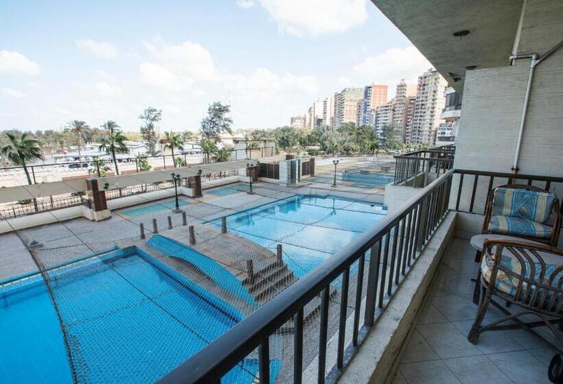 سوییت جونیور با چشم‌انداز استخر, Aifu Hotel El Montazah Alexandria