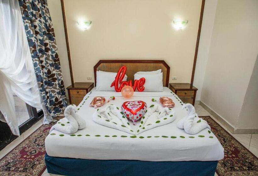 سوییت جونیور با چشم‌انداز استخر, Aifu Hotel El Montazah Alexandria