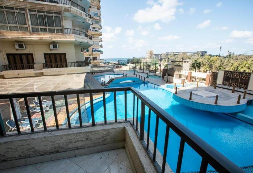 سوییت جونیور با چشم‌انداز استخر, Aifu Hotel El Montazah Alexandria