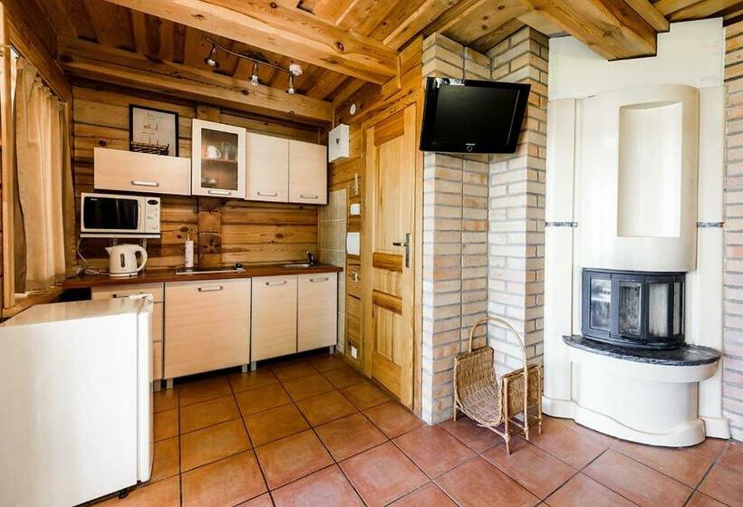 بنگله خانوادگی, Svečių Namai Smalvas