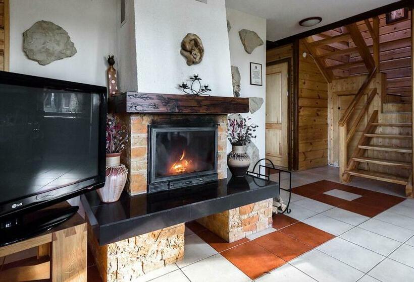 خانه 4 خوابه, Svečių Namai Smalvas