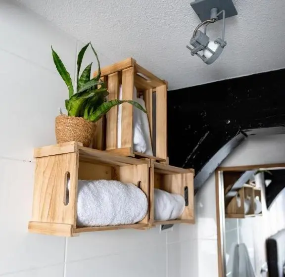 デラックスルーム, Wolf Hotel Kitchen & Bar