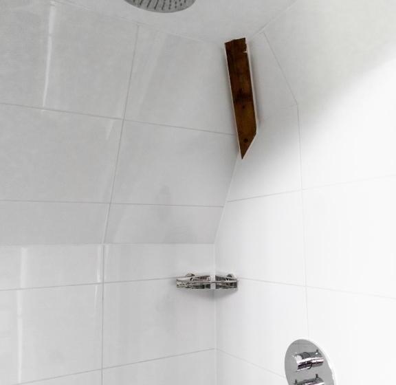 جناح سرير كينج, Wolf Hotel Kitchen & Bar