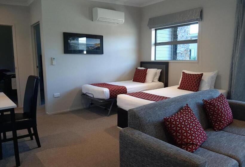 Family Suite, 37 The Landing Motel