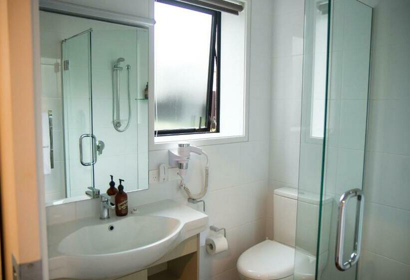 إستوديو قياسى, 850 Cameron Motel