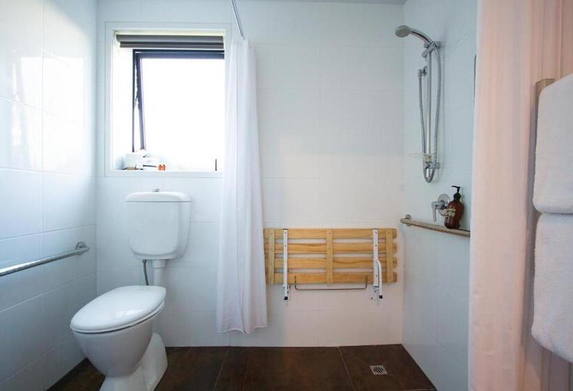 استوديو إدارى, 850 Cameron Motel