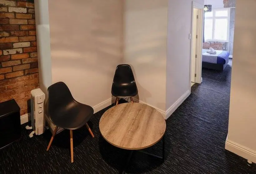 اتاق استاندارد چهار تخته, Haka House Auckland K Road