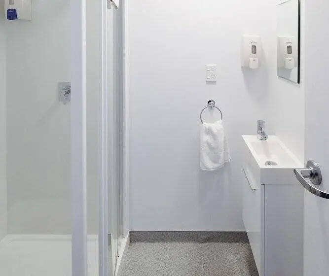 اتاق استاندارد چهار تخته, Haka House Auckland K Road