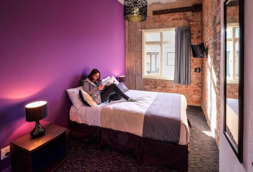 חדר סטנדרט לארבעה, Haka House Auckland K Road