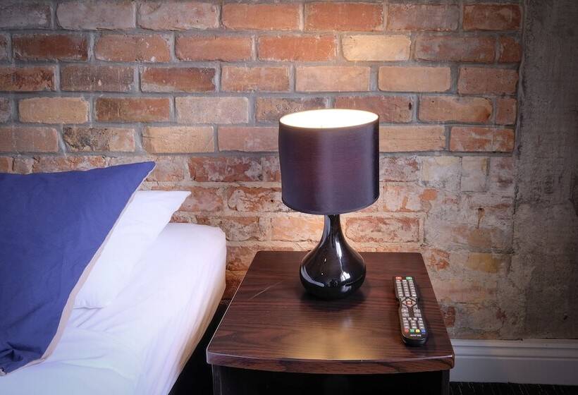 חדר סטנדרט לארבעה, Haka House Auckland K Road