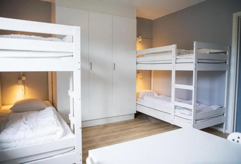 Standard Neljän Hengen Huone Jaettu Kylpyhuone, Orsa Grönklitt