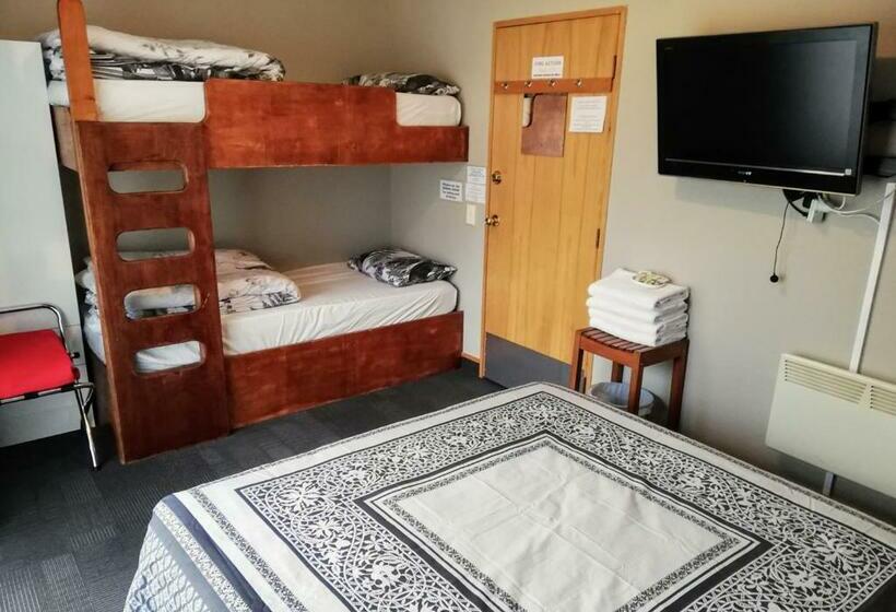 חדר משפחתי, Zula Lodge