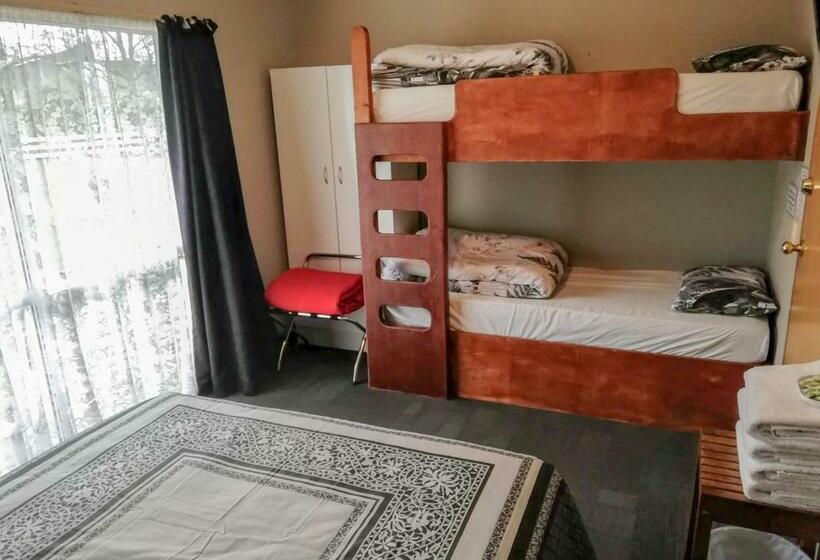 חדר משפחתי, Zula Lodge