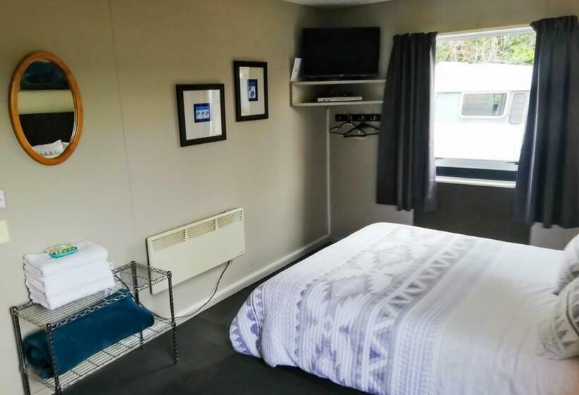 חדר משפחתי, Zula Lodge