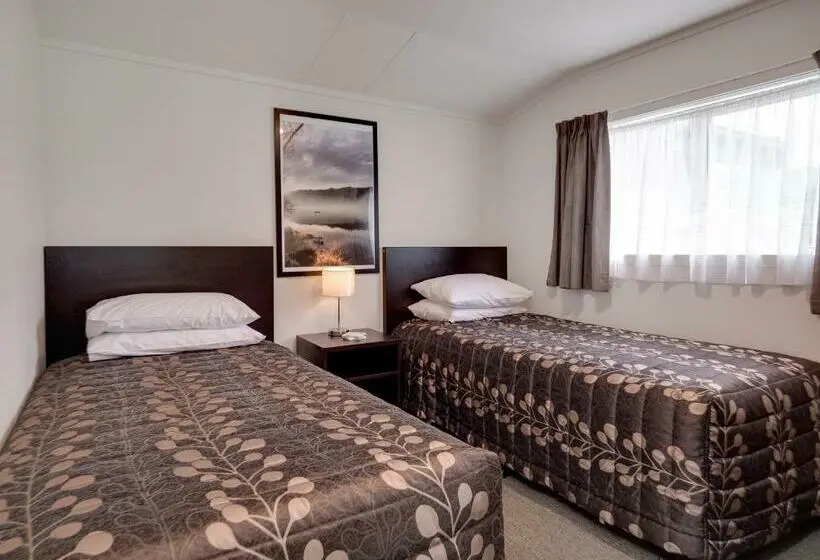 Basic-studio, Anderson Park Motel
