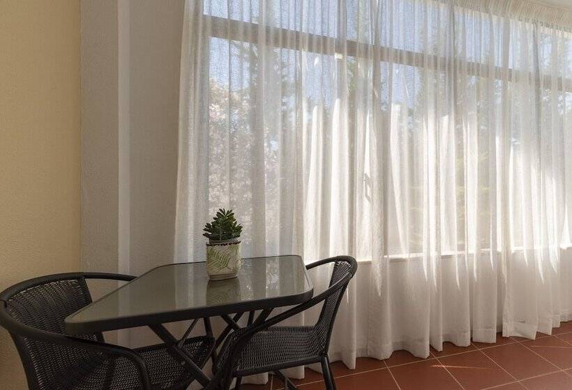 スタンダードルーム, Manta Guest