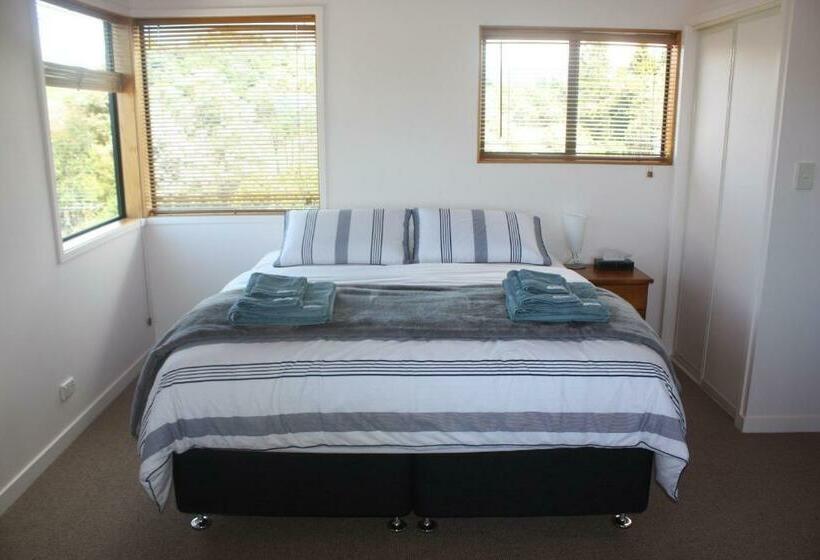 غرفة ديلوكس مطلّة علي البحر مزوَّدة بشُرفة, Summerspring Beachfront Accommodation