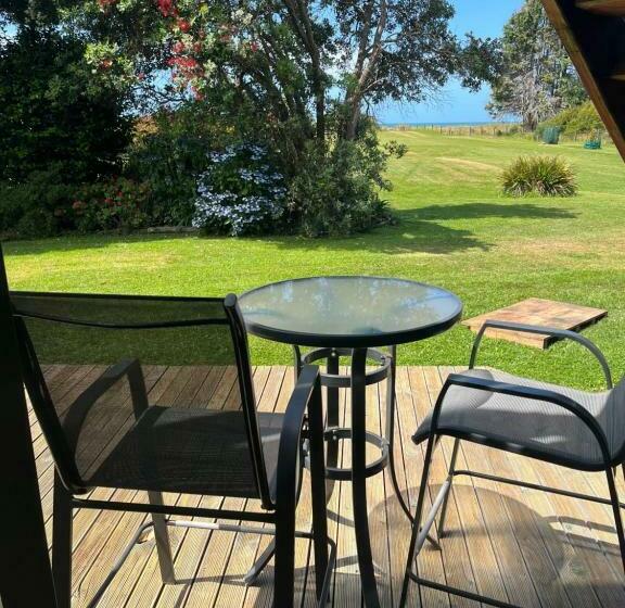 Апартаменты 1 Спальня Вид на Море, Summerspring Beachfront Accommodation