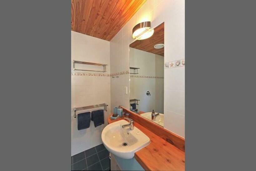 غرفة ديلوكس مطلّة علي البحر مزوَّدة بشُرفة, Summerspring Beachfront Accommodation