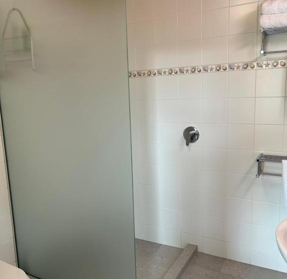 غرفة ديلوكس مطلّة علي البحر مزوَّدة بشُرفة, Summerspring Beachfront Accommodation