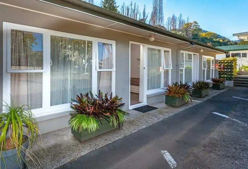 1ベッドルームアパートメント, Brookby Motel