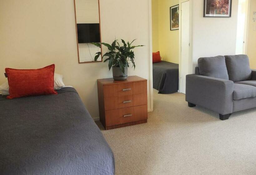 آپارتمان 1 خوابه, Colonial Court Motel