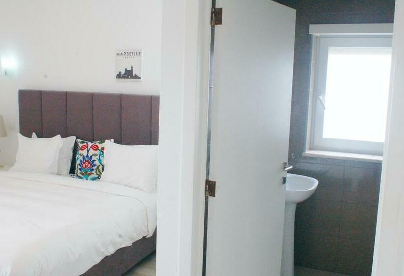 غرفة قياسية, Baleal Spot