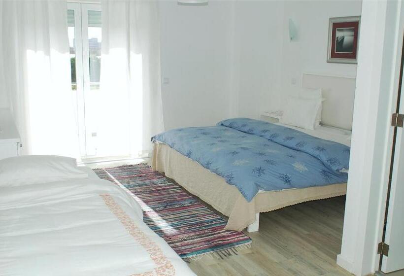 غرفة أساسية ثلاثية, Baleal Spot