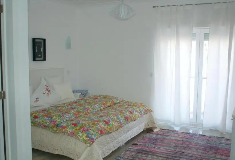 Standard Yhden Hengen Huone, Baleal Spot
