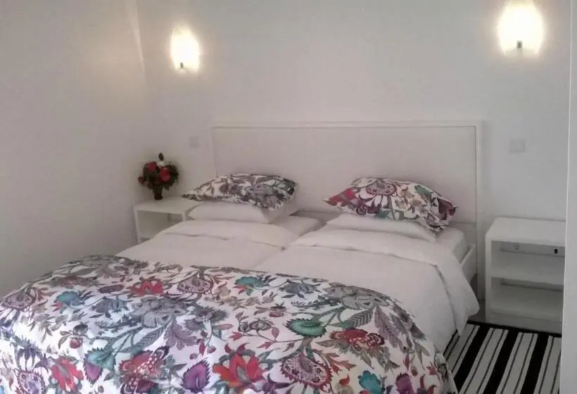 Standard Yhden Hengen Huone, Baleal Spot