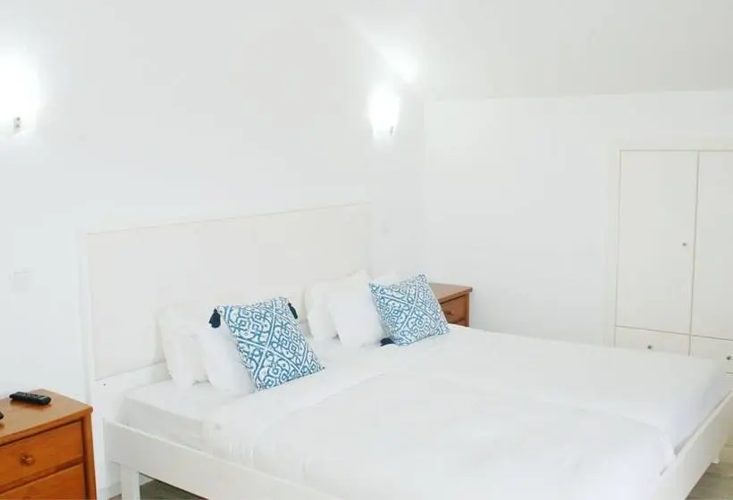 Perhehuone, Baleal Spot