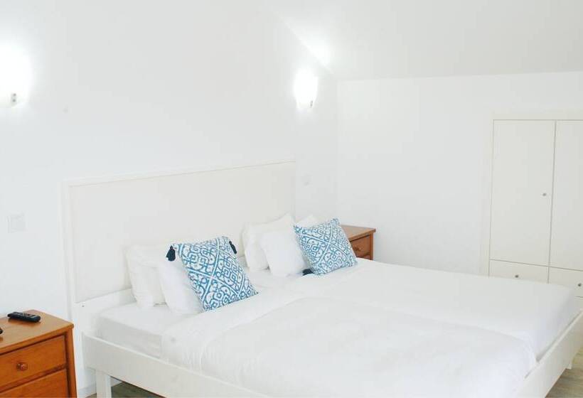 غرفة عائلية, Baleal Spot