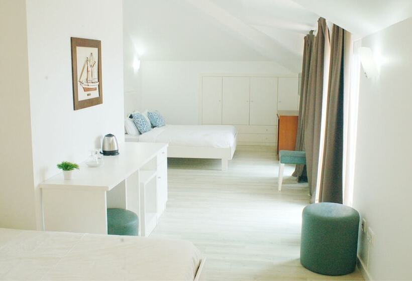 Семейный Номер, Baleal Spot