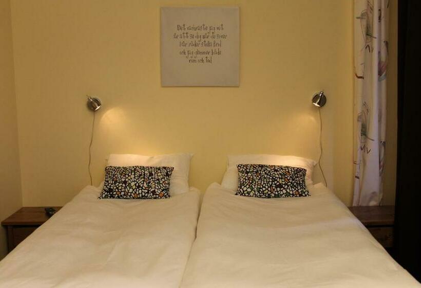 Номер Стандарт Совместная Ванная, Stationshusets Hotell Och Café Fd Hotell Lilla Station