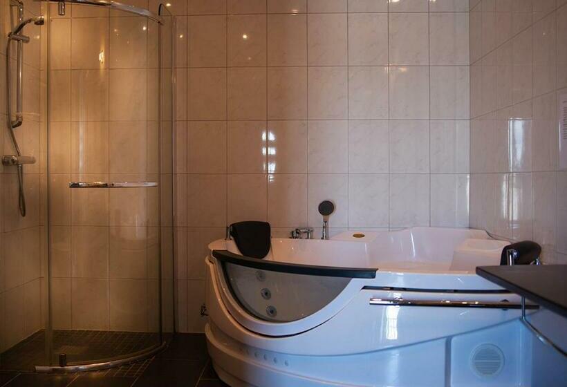 חדר משפחתי דלוקס, L Ronja