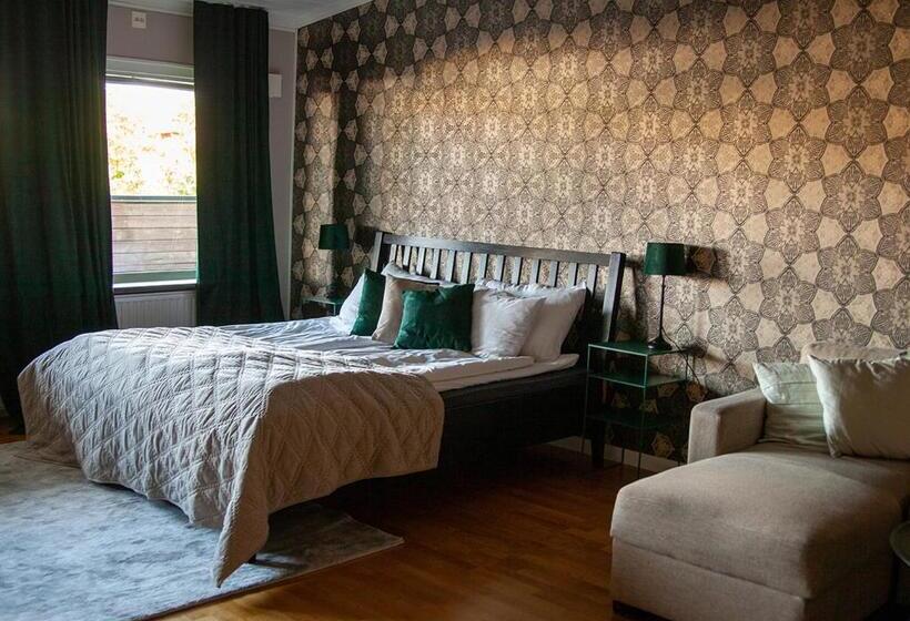 חדר משפתחתי סופריור, L Ronja