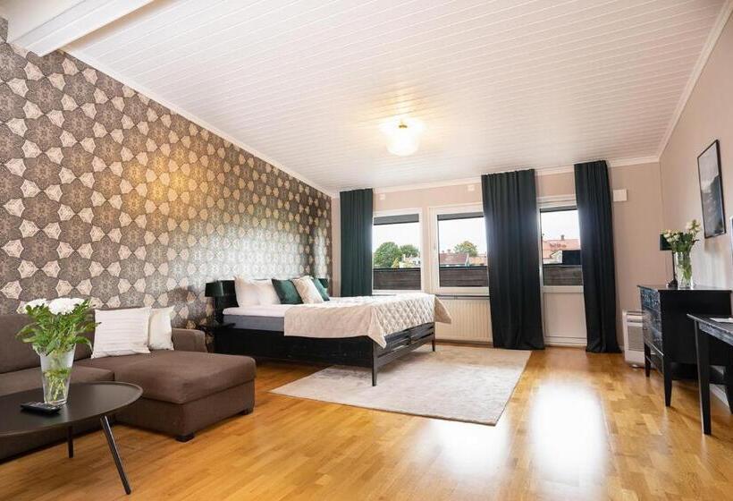 חדר משפתחתי סופריור, L Ronja