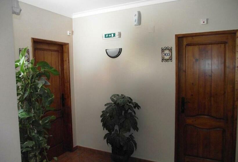 اتاق خانوادگی, O Gadanha