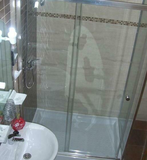 اتاق استاندارد, O Gadanha